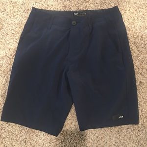 Men Oakley golf shorts